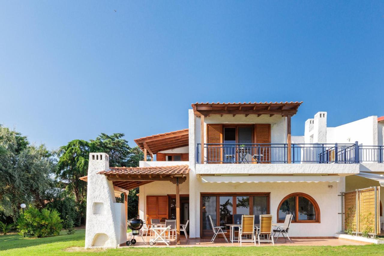 Luna Villa Private Beach เนอาอิรากลีอา ภายนอก รูปภาพ