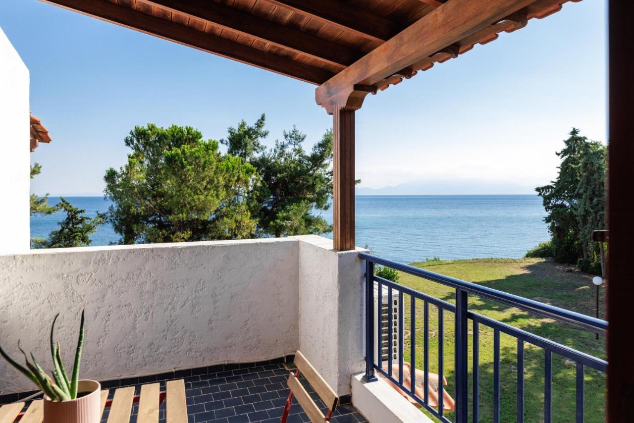 Luna Villa Private Beach เนอาอิรากลีอา ภายนอก รูปภาพ